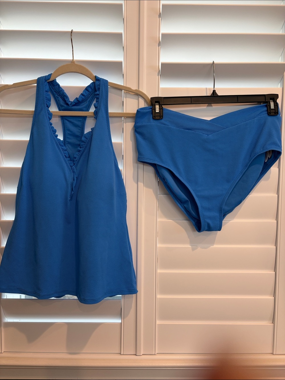 Dillards Beach House Ruffled V-Neck Blue Tankini Top with High-Waist Bottoms